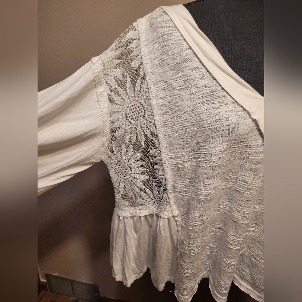 POL V-Neck Floral Lace Knit White Top Women's Lace Detail Shirt Large - Picture 4 of 7